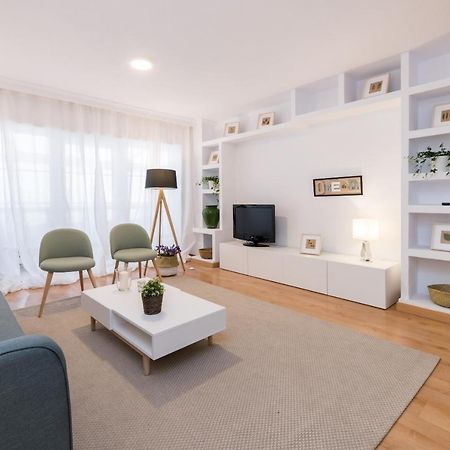 Apartamentos Paseo De La Farola Malaga Luaran gambar