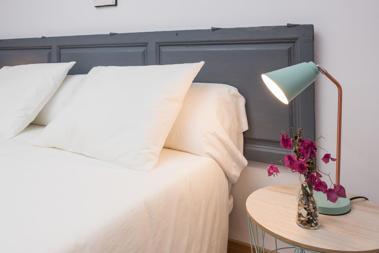 Apartamentos Paseo De La Farola Malaga Luaran gambar
