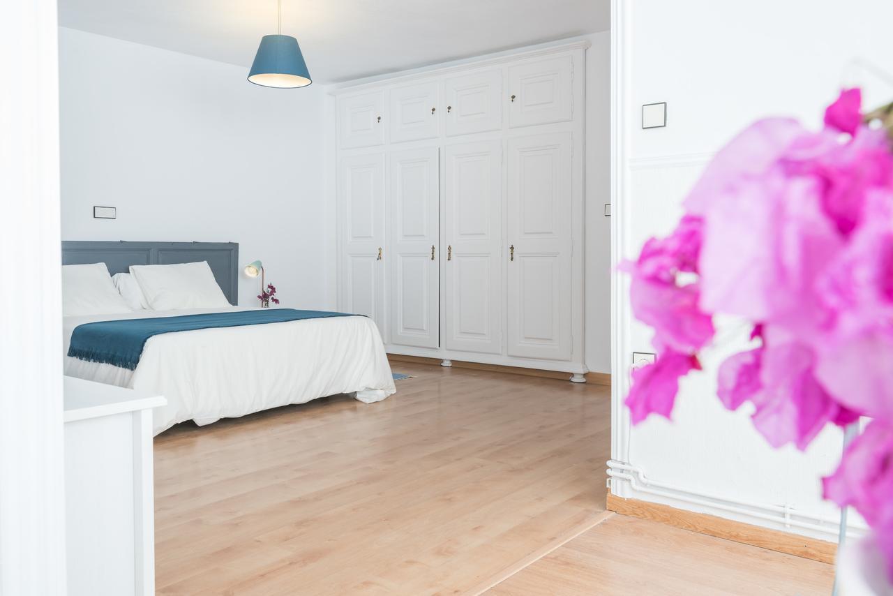 Apartamentos Paseo De La Farola Malaga Luaran gambar