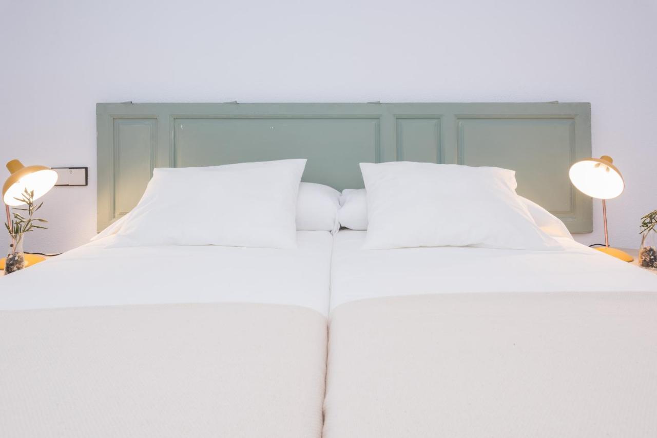 Apartamentos Paseo De La Farola Malaga Luaran gambar