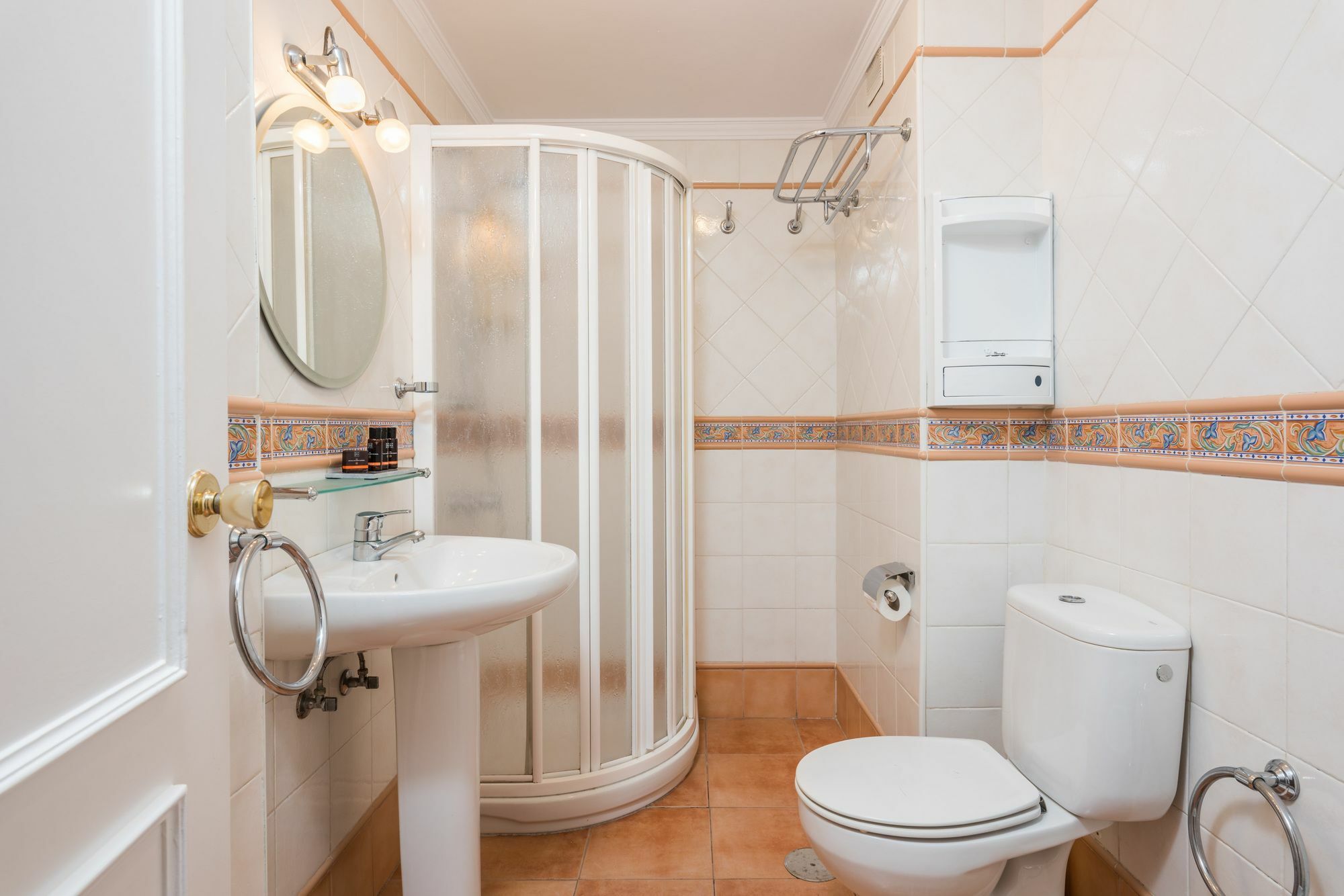 Apartamentos Paseo De La Farola Malaga Luaran gambar