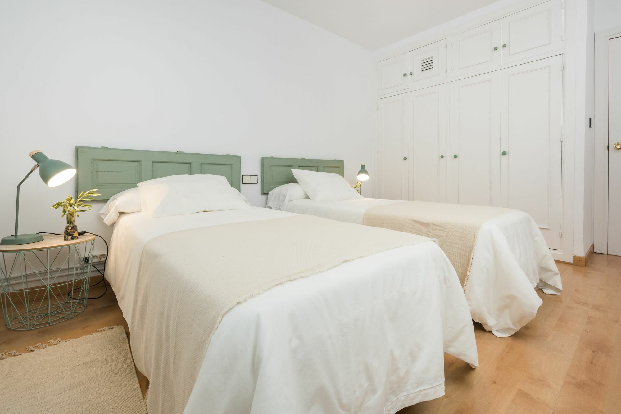 Apartamentos Paseo De La Farola Malaga Luaran gambar