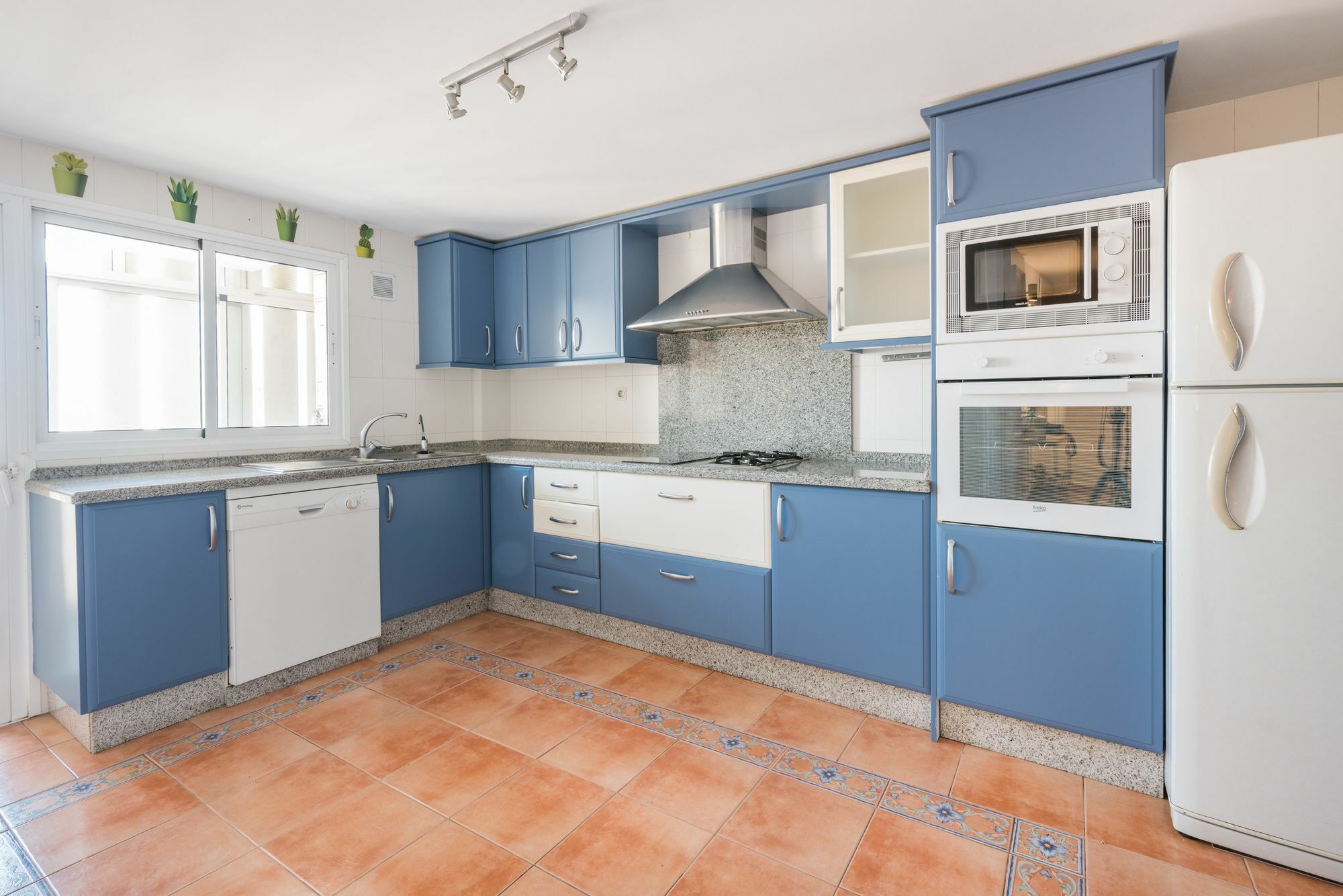 Apartamentos Paseo De La Farola Malaga Luaran gambar